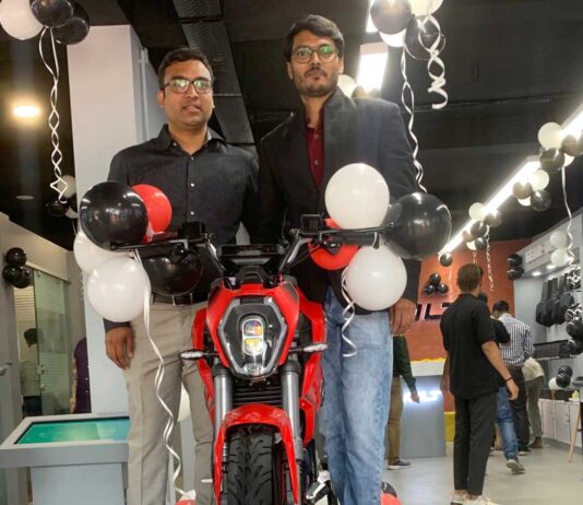A3 ACE brings a new age mobility solution by introducing electric bikes of Revolt Motors in Surat A3 ACE brings a new age mobility solution by introducing electric bikes of Revolt Motors in Surat