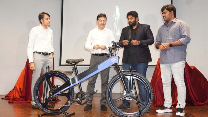 Jayesh Ranjan launched Smart Cycle 'Ermin Miles a futuristic product of 4th year Engineering students and just passed out students led start-up