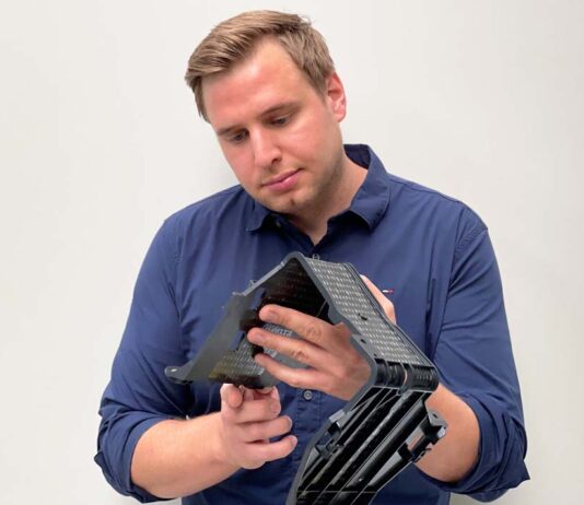 LANXESS Introduces New battery bracket with thermoplastic composite design made from LANXESS’ Tepex LANXESS Introduces New battery bracket with thermoplastic composite design made from LANXESS’ Tepex