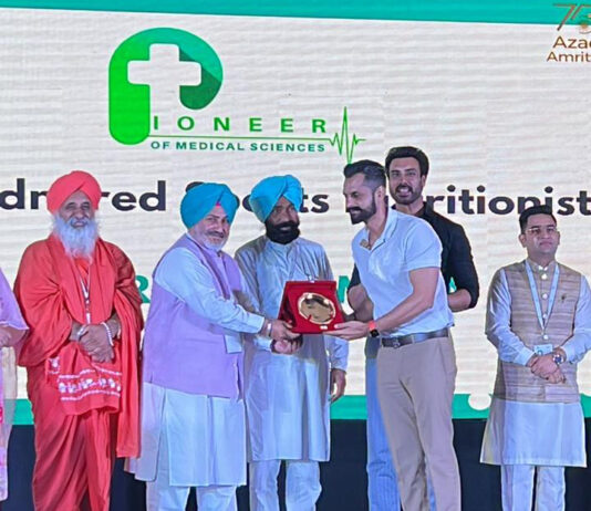 “Vicky Mann wins Punjab’s Best Sports Nutritionist Award” "Vicky Mann wins Punjab's Best Sports Nutritionist Award"