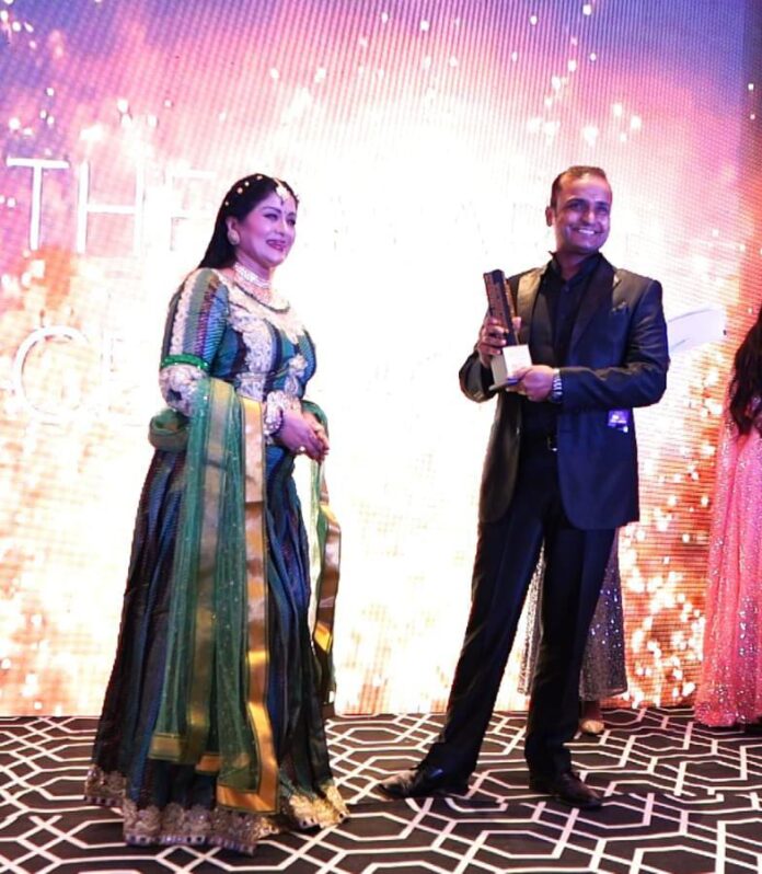 Chef Amar Ronald Xavier won unique Indian Personality Award 2023 – Felicitated by Celebrity guest Sudha Chandran.