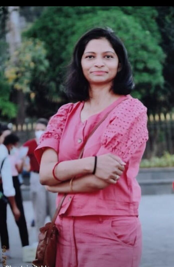 Shruti Joshi, Estrange Aurora, Money Management